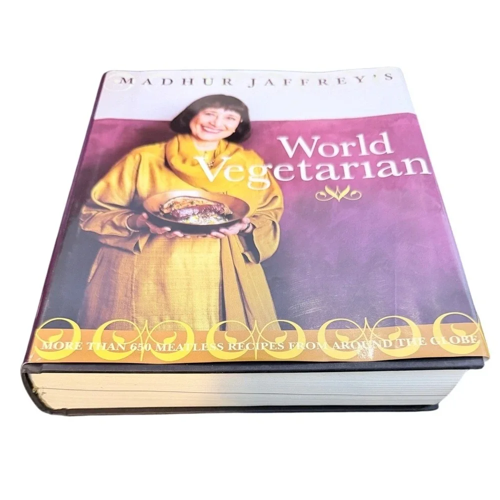 Madhur Jaffrey's World Vegetarian Cookbook 1st Ed‎ Hardcover 650+ Recipes 1999